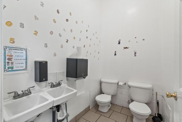 222 E 61st Street, Chicago, IL 60637