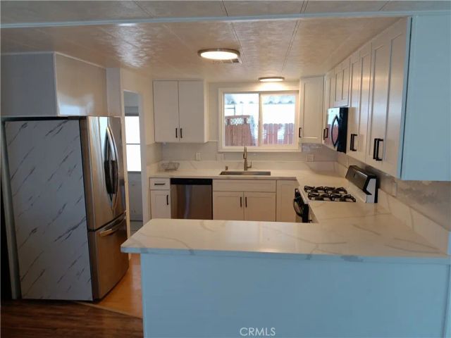 822 S PALM Avenue, Hemet, CA 92543