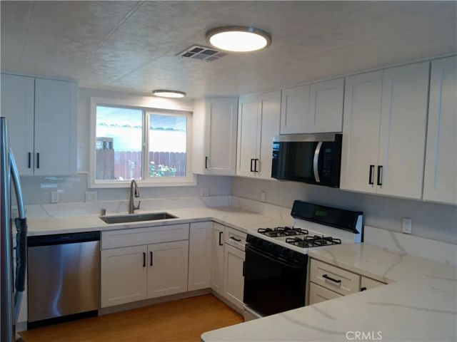 822 S PALM Avenue, Hemet, CA 92543