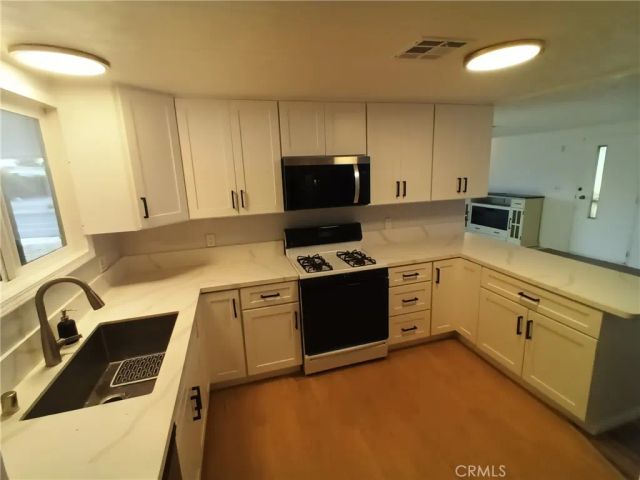 822 S PALM Avenue, Hemet, CA 92543