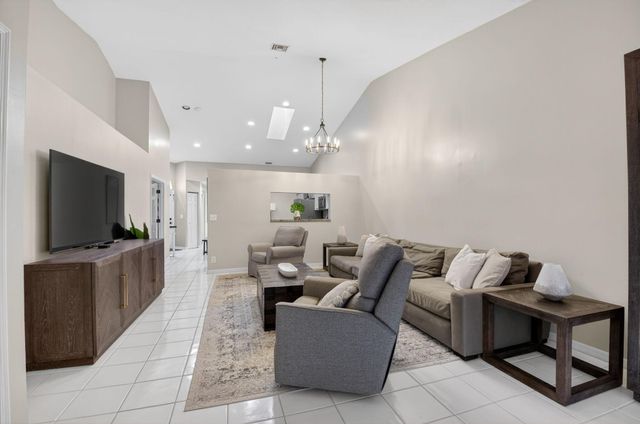 8298 Via Di Veneto, Boca Raton, FL 33496