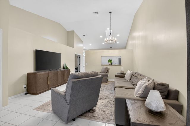 8298 Via Di Veneto, Boca Raton, FL 33496