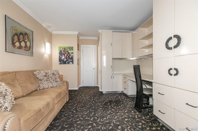 269-10 Grand Central Parkway 18 G, Floral Park, NY 11005