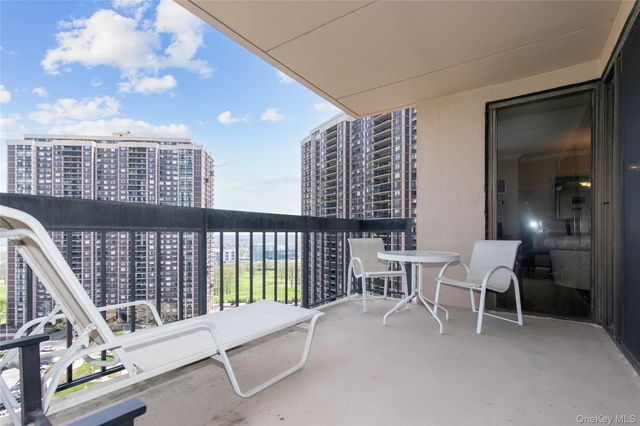 269-10 Grand Central Parkway 18 G, Floral Park, NY 11005