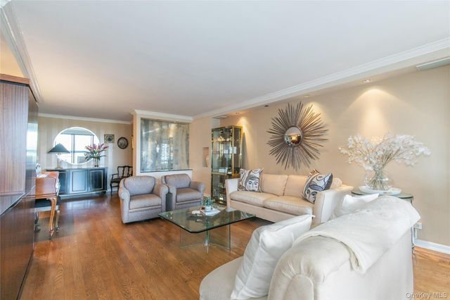 269-10 Grand Central Parkway 18 G, Floral Park, NY 11005
