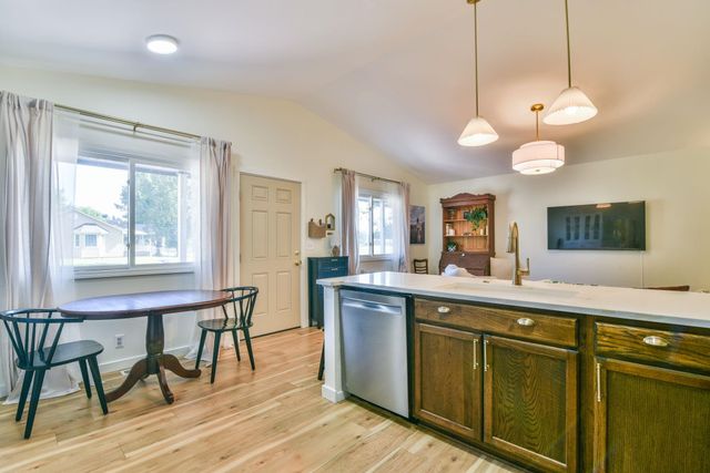 919 E Karla, Haysville, KS 67060