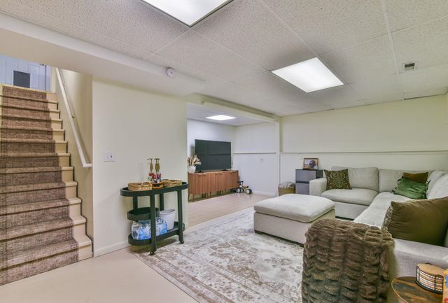 919 E Karla, Haysville, KS 67060