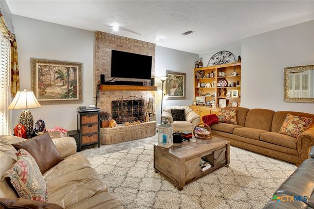 508 Masters Drive, Victoria, TX 77904