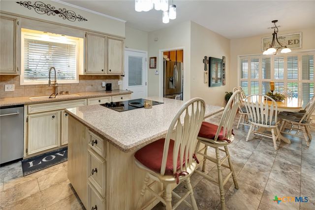 508 Masters Drive, Victoria, TX 77904