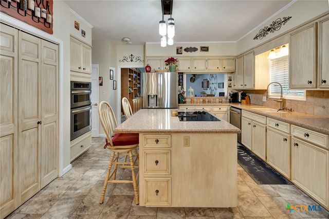 508 Masters Drive, Victoria, TX 77904