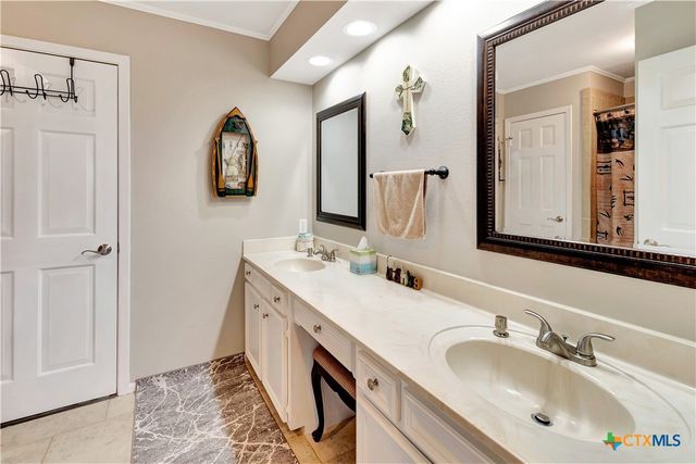 508 Masters Drive, Victoria, TX 77904