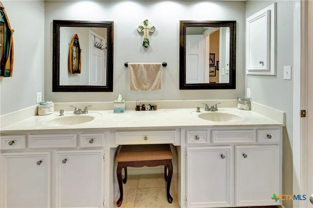 508 Masters Drive, Victoria, TX 77904