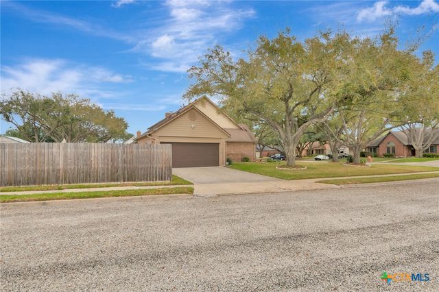 508 Masters Drive, Victoria, TX 77904