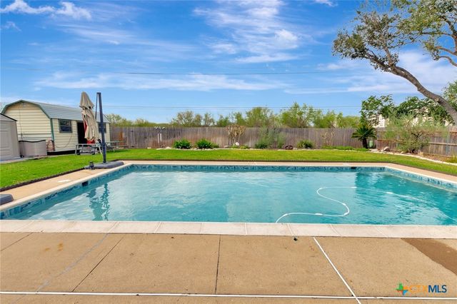 508 Masters Drive, Victoria, TX 77904