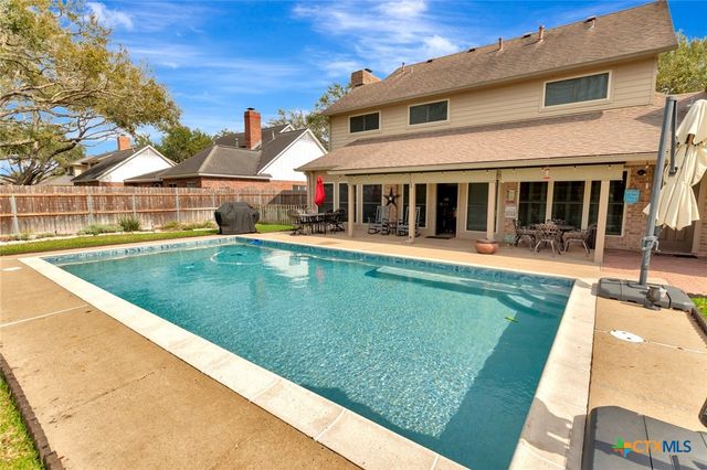 508 Masters Drive, Victoria, TX 77904