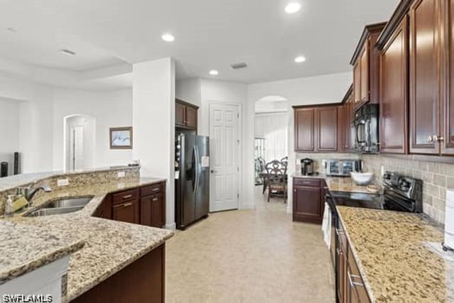 8066 Princeton DR, Naples, FL 34104