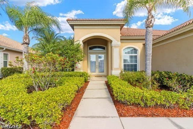 8066 Princeton DR, Naples, FL 34104