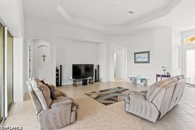 8066 Princeton DR, Naples, FL 34104