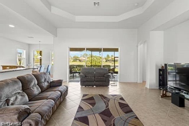 8066 Princeton DR, Naples, FL 34104