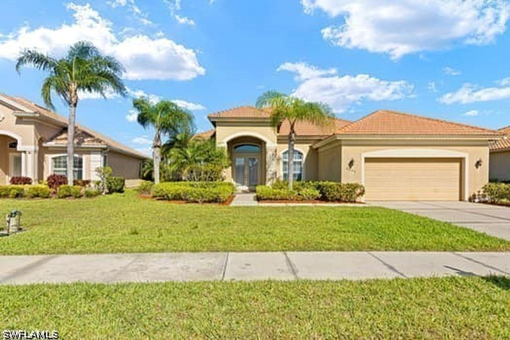 8066 Princeton DR, Naples, FL 34104