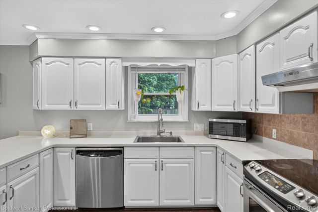 3024 Harold Drive, Oregon Township, MI 48421