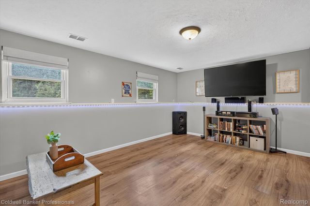 3024 Harold Drive, Oregon Township, MI 48421