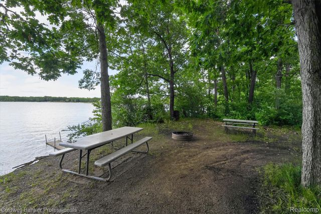 3024 Harold Drive, Oregon Township, MI 48421