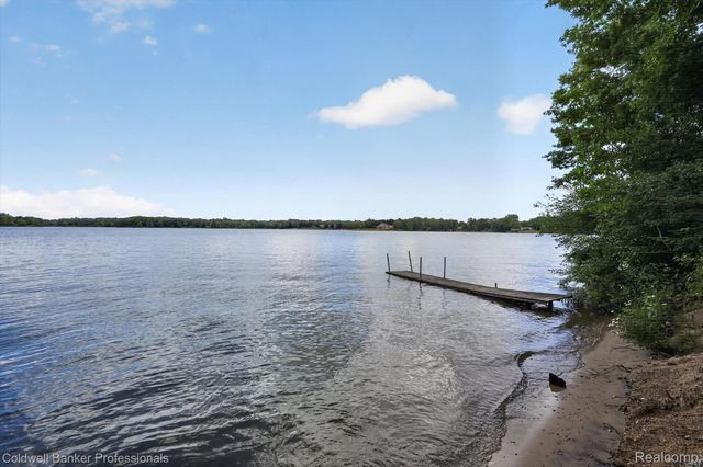 3024 Harold Drive, Oregon Township, MI 48421
