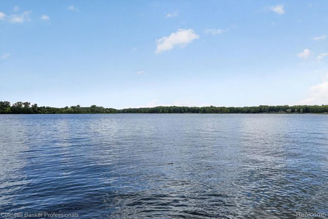 3024 Harold Drive, Oregon Township, MI 48421