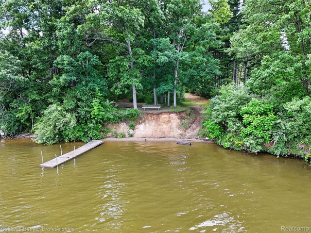 3024 Harold Drive, Oregon Township, MI 48421