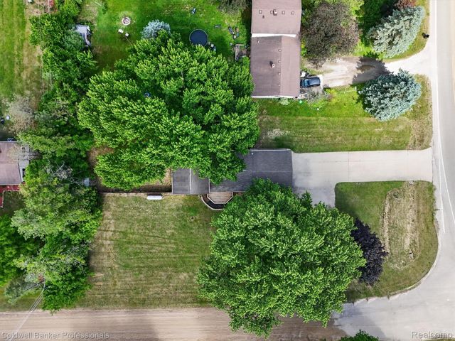 3024 Harold Drive, Oregon Township, MI 48421