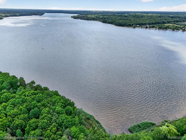 3024 Harold Drive, Oregon Township, MI 48421