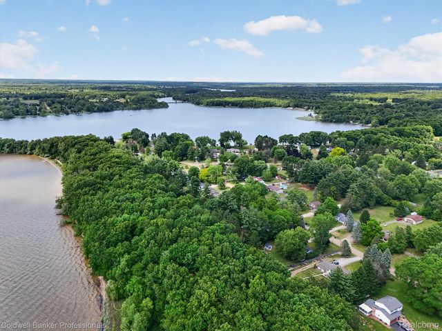 3024 Harold Drive, Oregon Township, MI 48421