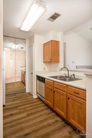 601 E Burgess Rd C8, Pensacola, FL 32504