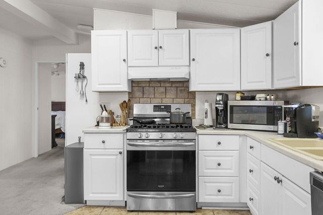 18555 Roberts Road, Desert Hot Springs, CA 92241