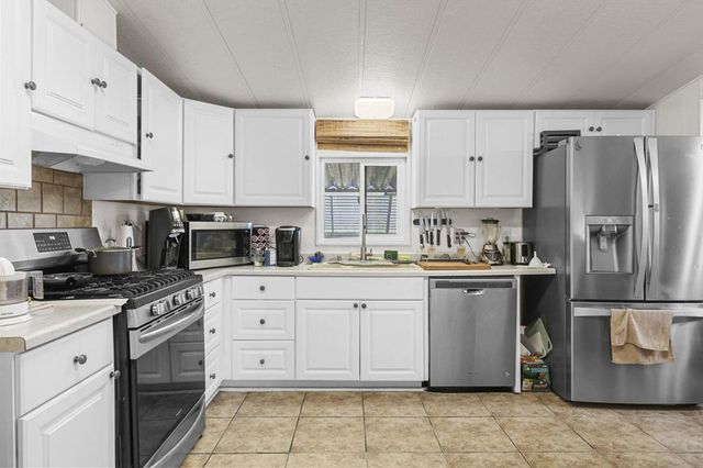18555 Roberts Road, Desert Hot Springs, CA 92241