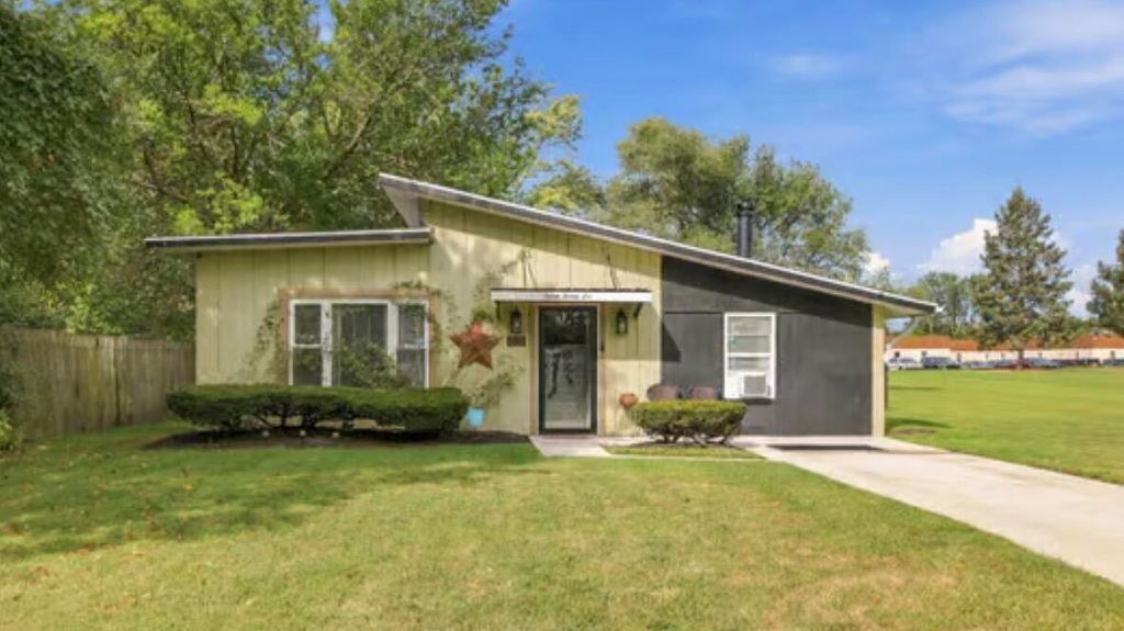 1526 Reeder Avenue, Benton Harbor, MI 49022