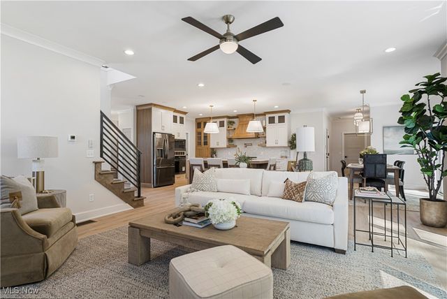 550 Woodlands Glen Avenue, Hartville, OH 44632