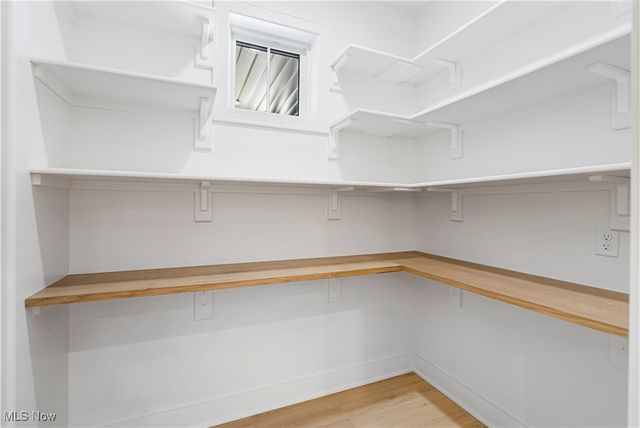 550 Woodlands Glen Avenue, Hartville, OH 44632