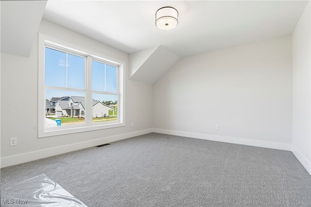 550 Woodlands Glen Avenue, Hartville, OH 44632