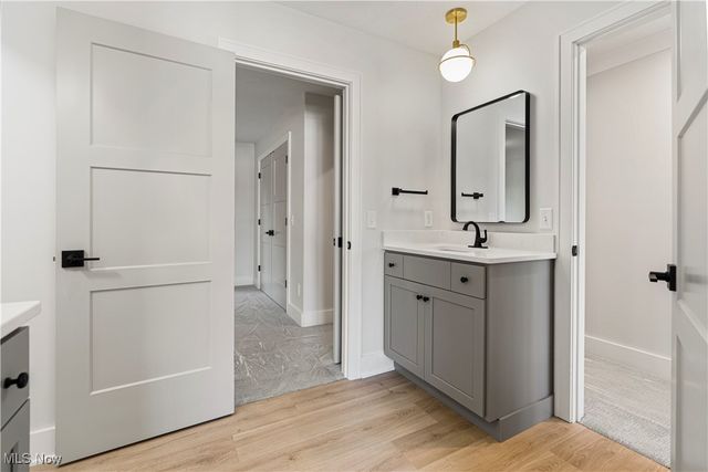 550 Woodlands Glen Avenue, Hartville, OH 44632