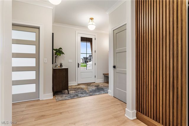 550 Woodlands Glen Avenue, Hartville, OH 44632