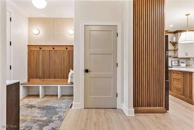 550 Woodlands Glen Avenue, Hartville, OH 44632