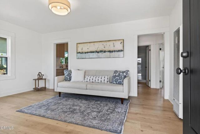 325 W Mission Avenue, Ventura, CA 93001