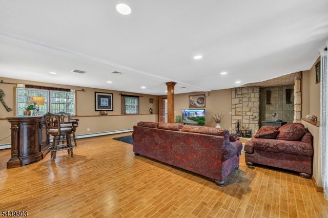 251 W Mountain Rd, Sparta Twp., NJ 07871