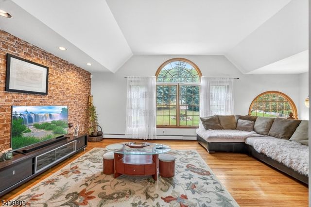 251 W Mountain Rd, Sparta Twp., NJ 07871
