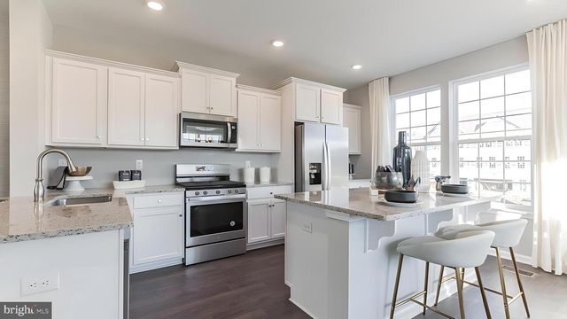 9 SISTERS FARMSTEAD, Mount Laurel, NJ 08054