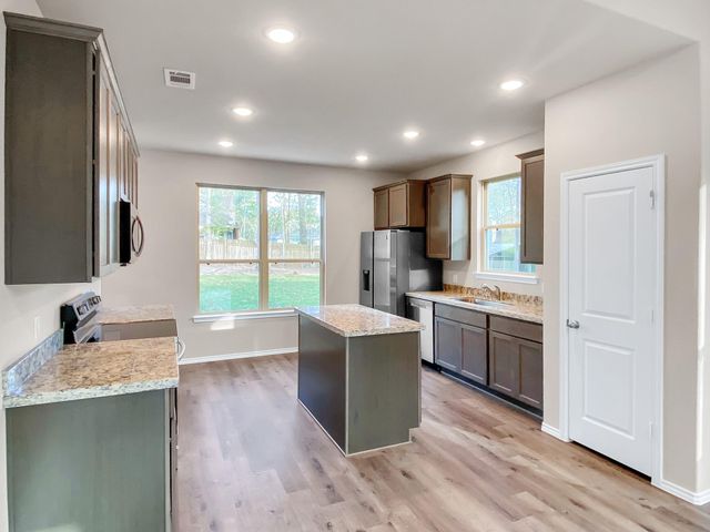 10471 Royal Adrian, Conroe, TX 77303
