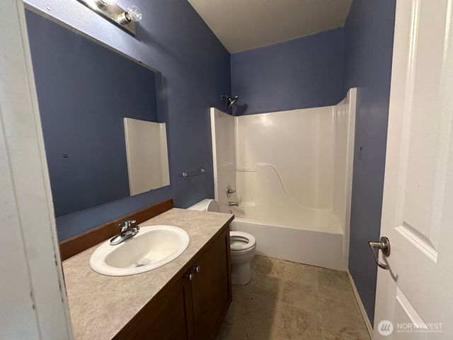 3609 Lanyard Dr NE, Lacey, WA 98516