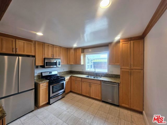 309 Broadway Street 19, Los Angeles, CA 90291
